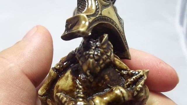 Четки "Череп в лапах дракона" смотреть онлайн