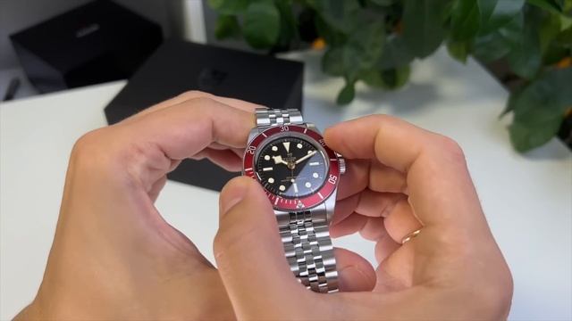ХИТ ОТ TUDOR. Дайвер Black Bay Burgundy смотреть онлайн