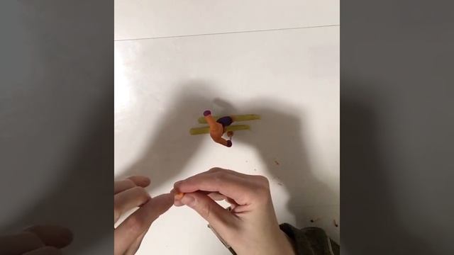 Лепим человека на лыжах. смотреть онлайн