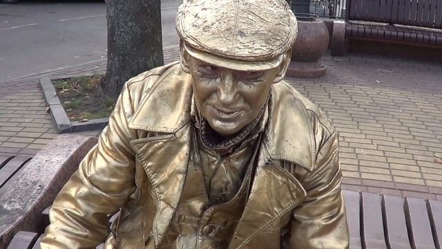 Золотой человек! Golden Man! Golden man! El hombre de oro! смотреть онлайн