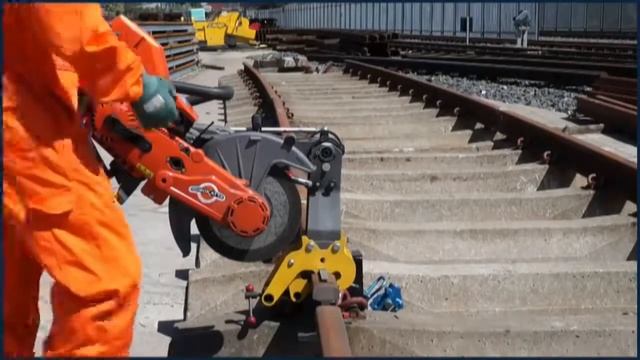 Бензорез пилит рельсы сам Супер приспособление смотреть онлайн