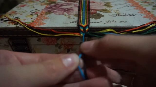 Плетение фенечки №4 смотреть онлайн