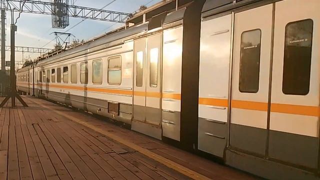 ЭД4М-0466 С сообщением "Крутое-Поклонная" (Архив сентября после горения контактной сети) смотреть онлайн