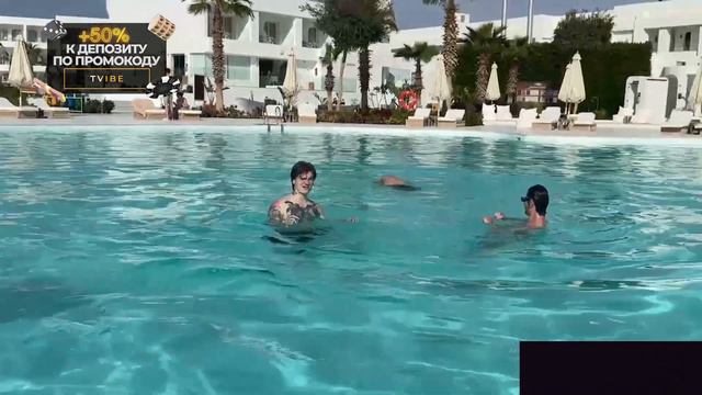 ПИНК АГРИТСЯ НА ТО ЧТО ЕГО НАЗЫВАЮТ НЕФОРОМ смотреть онлайн