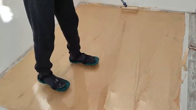 Пол, покрытый эпоксидной смолой Metally Epoxy. Набор №21. смотреть онлайн