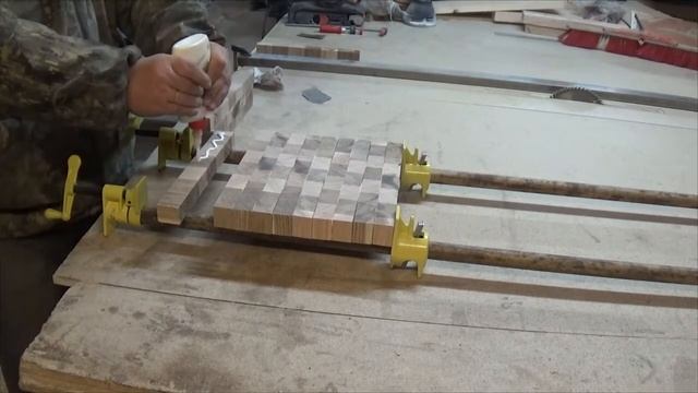 Торцевая разделочная доска из дуба и ясеня смотреть онлайн