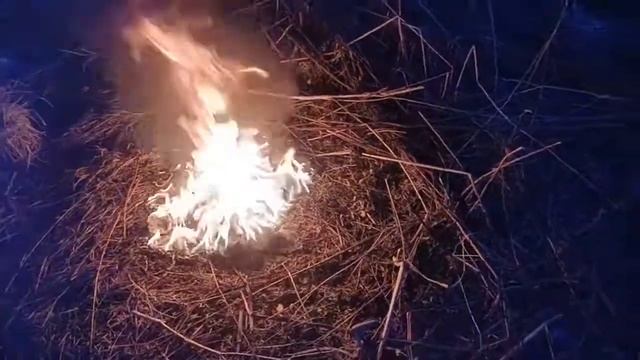 Ритуал сжигание своих старых вещей для чего делается/ ретуал для информации близких друзей знакомых смотреть онлайн