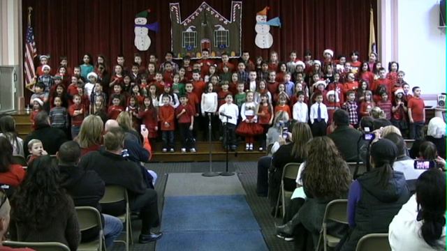 Memorial School Winter Concert 2012, 1st Grade, Christmas is Here смотреть онлайн