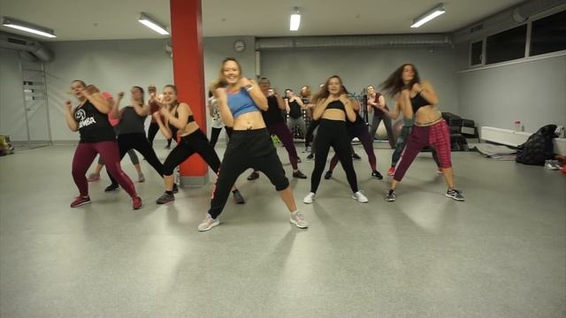 Zumba - INNA - Ruleta (feat. Erik) Zumba Vilniuje Zumba Auguste смотреть онлайн
