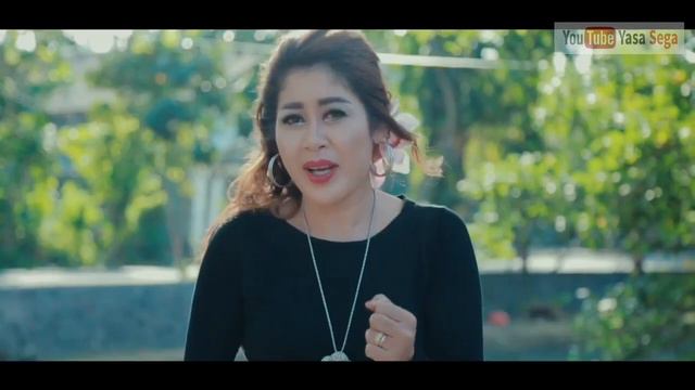 Laras Kedina - Sekadi Baju смотреть онлайн