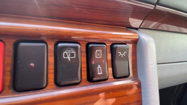Mercedes-Benz W124 E320 LLORD AMG - Обзор кнопок опций в салоне