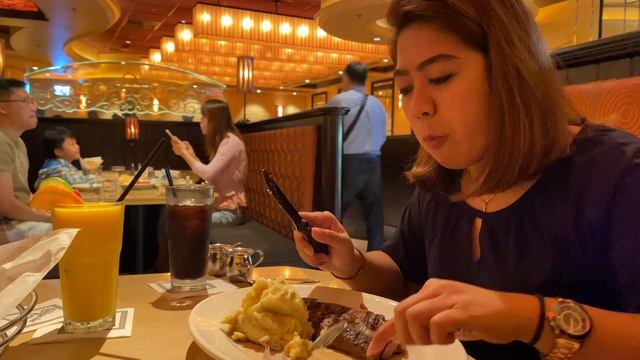 IS CHEESECAKE FACTORY WORTH TRYING??? смотреть онлайн