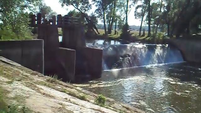 Дамба реки Цивиль 31 июля 2016. Уже без висячего моста смотреть онлайн