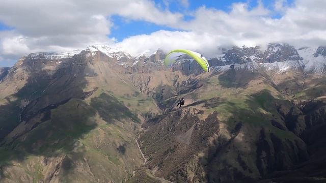 Чегем: Первый полет по домашнему кругу (2) смотреть онлайн