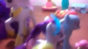 Мама купи мне пони.