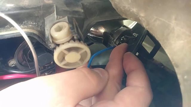 Jak wymienic zarowke przeciwmgielna przód H3 || Wymiana żarówki przeciwmgielnej przód fiat Punto 2 смотреть онлайн