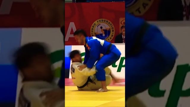 КАК НАЗЫВАЕТСЯ ЭТОТ БРОСОК? WHAT IS THE NAME OF THIS THROW? #рекомендации #judothrow #ijf #judo смотреть онлайн