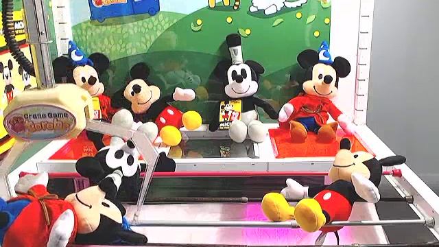 Toreba Claw Game Win - Fantasia Mickey Mouse Plush смотреть онлайн