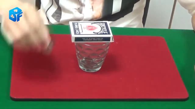 Монета проходит через колоду карт смотреть онлайн