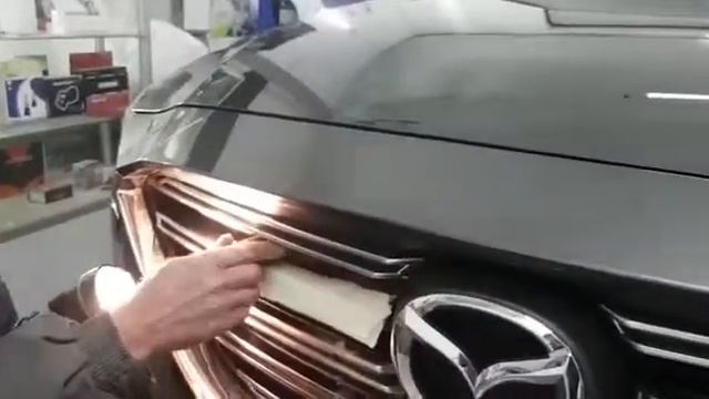 Открыть капот с наружи мазда