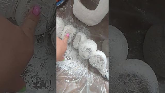 Что получилось из смеси песка и плиточного клея. Гусеница и гномик смотреть онлайн