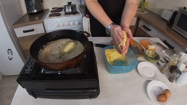 Чешские Брамбораки с яйцом пашот смотреть онлайн