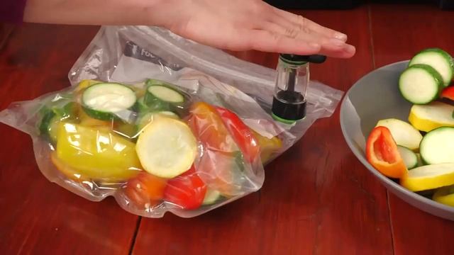 FoodSaver® V880 2-in-1 Vacuum Sealer смотреть онлайн