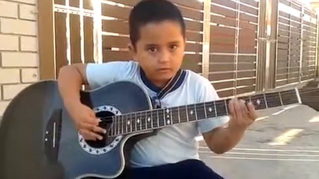 Metallica Nothing Else Matter cover by azry Мексиканский мальчик играет "Металлика" смотреть онлайн