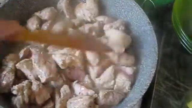 Жареное мясо. Как пожарить мясо с картошкой с капустой. Рецепт приготовления мяса. Подписываемся смотреть онлайн