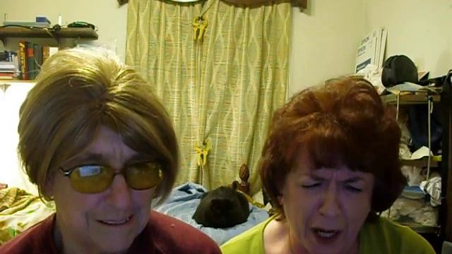2 girls 1 cup reaction 74 year old Grandmother смотреть онлайн