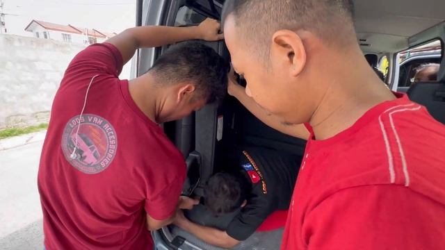 Toyota hiace commuter decontent floor matting installation + 11pcs black grey headrest смотреть онлайн