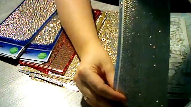 глиттерные стикеры смотреть онлайн