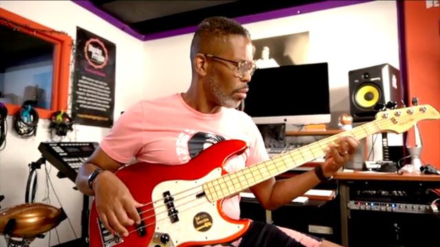 Sire Marcus Miller V7 4 string Bass Unboxing смотреть онлайн