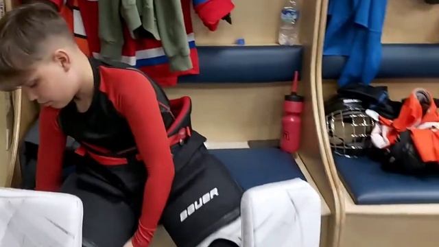 Как правильно одеваться хоккейному вратарю? #хоккейнаяэкипировка #хоккейнаяформа #нашхокккеист смотреть онлайн