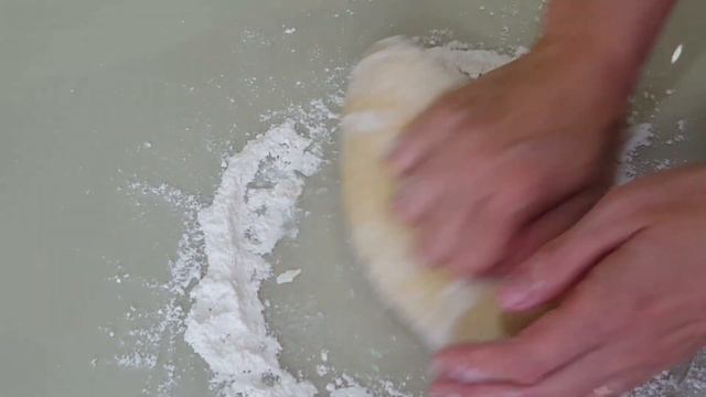 СДОБНЫЕ БУЛКИ К ЧАЮ. БЫСТРО УЛЕТАЮТ СО СТОЛА) смотреть онлайн