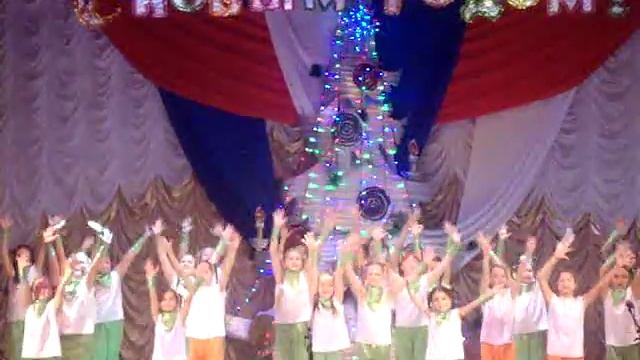 Ансамбль Радость. Новогодний танец .2014 год смотреть онлайн