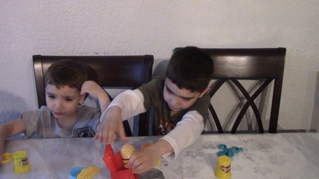 Minion пришел на стрижку к юным парикмахерам.что же выйдет из этого...? смотреть онлайн