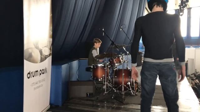 Oleg Kruchinin playing Californication on drums смотреть онлайн