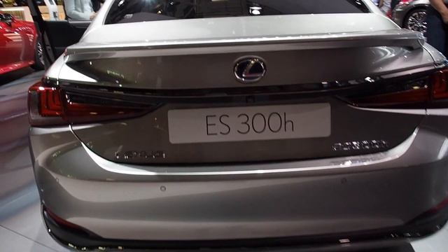 Mercedes Benz E Class vs Lexus ES смотреть онлайн