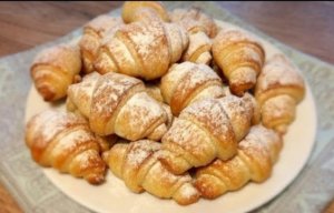 Нежнейшие рогалики из творога - самый простой рецепт (без яиц)