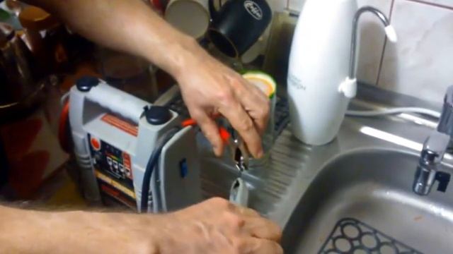 Как добыть свет аккумулятор+карандаш! смотреть онлайн