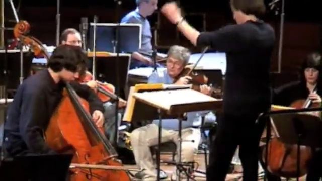 Dubugnon plays DOUBLEBASS : Mikroncerto part 2 смотреть онлайн