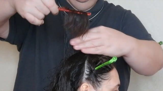 Женская стрижка на кудрявые волосы градуированный боб Elena Graduir Bob смотреть онлайн