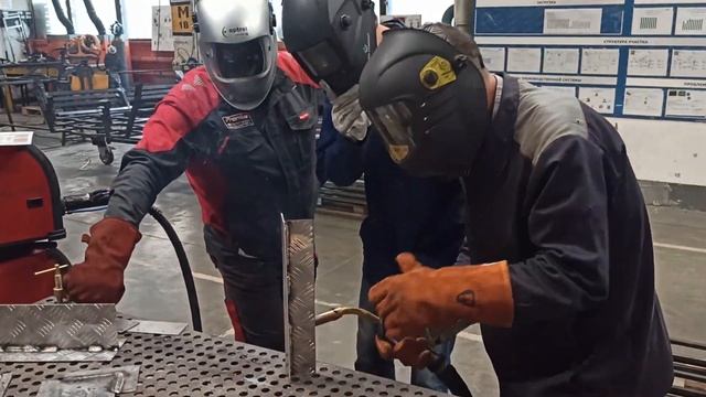 Промышленный тест на ГАЗ: полуавтоматы-- мощный MIG/MAG ТЕНА МХ600 и компактный ТЕНА МХ 220