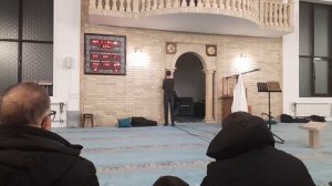 Азан в Центральной Джума-Мечети города Кизилюрт, читает Азан житель Палестины