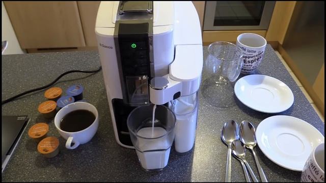Tchibo Saeco Cafissimo LATTE Kapselmaschine - mit Milchkaraffe смотреть онлайн