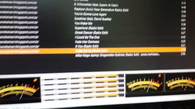 Foobar 2000 VU-METER analógico смотреть онлайн