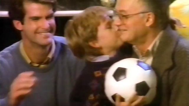 Gillette Sensor Razor Christmas Commercial 1991 смотреть онлайн