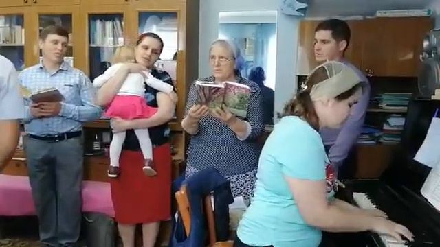 Твёрдо я верю, мой Иисус/ Песнь Возрождения-184/ семья Савченко/г.Горячий Ключ/ Домашнее служение смотреть онлайн