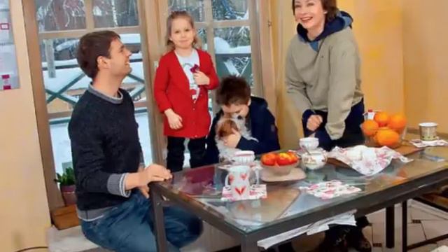 Вот с каким красавцем живёт теперь Евгения Добровольская смотреть онлайн